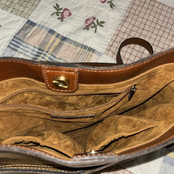 Patricia Nash European Map 13” x 10” x 5”leather adjustable strap crossbody bag - Picture 7 of 13